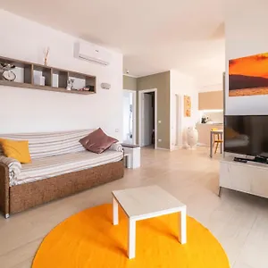 attico-vista-mare-tirrenia.it-tuscanyhotel.com/